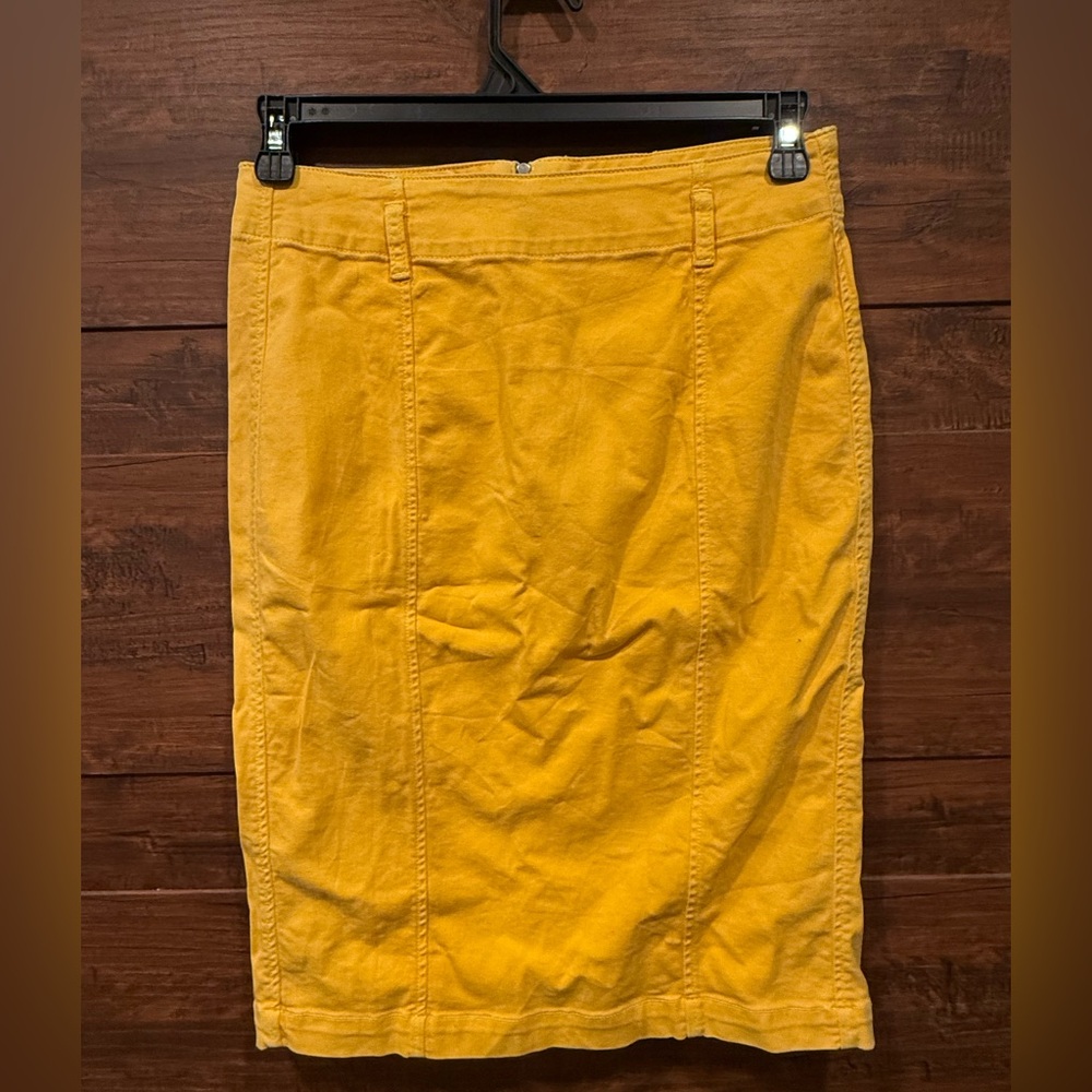 Perfect 
Yellow cotton
Skirt
